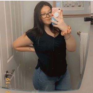 Meet your Posher, Michaela